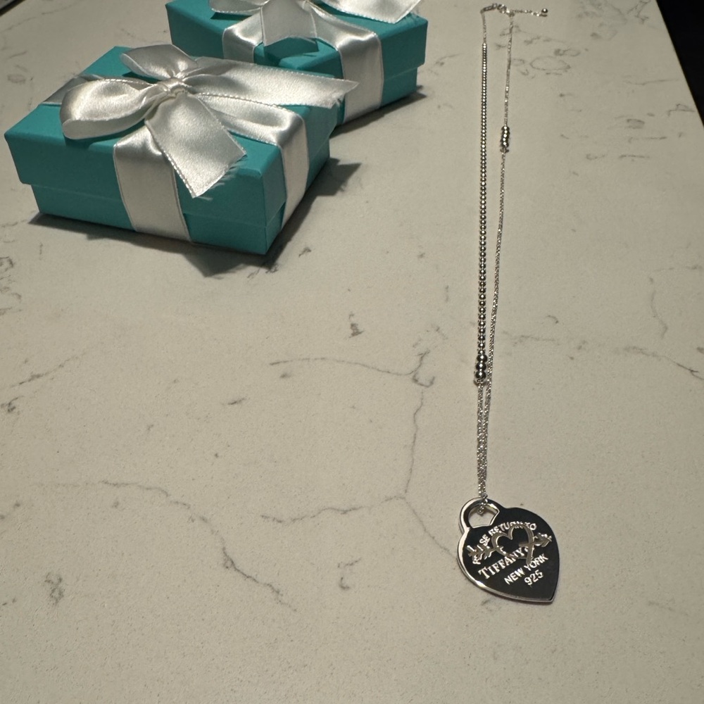 NEW! Authentic Tiffany and Co. Large Heart Arrow Pendant - Picture 5 of 6